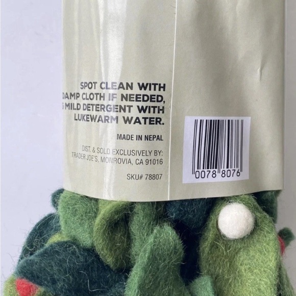 Trader Joe’s Felted Wool Handcrafted Garland Red White Green 9ft Christmas - Picture 3 of 3